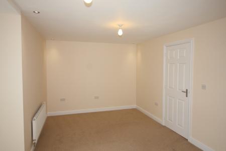 4 bedroom Semi-detached house to let in Meadow Lane, Cranbrook, EX5