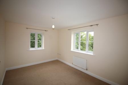 4 bedroom Semi-detached house to let in Meadow Lane, Cranbrook, EX5