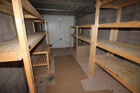 4 bedroom Semi-detached house to let in Meadow Lane, Cranbrook, EX5