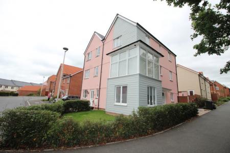 4 bedroom Semi-detached house to let in Meadow Lane, Cranbrook, EX5