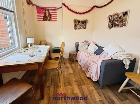 4 bedroom Terraced House to let in Danes Road, Central, Exeter, EX4