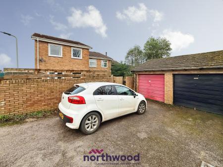 3 bedroom Terraced House for sale in Redhills Close, Exeter, EX4