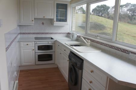 2 bedroom Flat to let in Woodwater Lane, Broadfields, Exeter, EX2