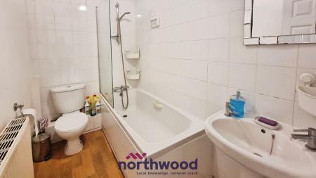 2 bedroom Terraced House to let in Perth Close, Pennsylvania, Exeter, EX4