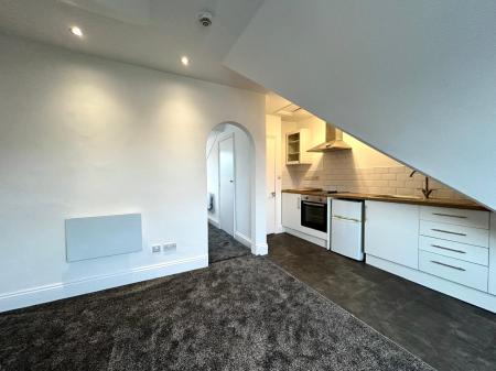 1 bedroom Studio flat to let in Barnardo Road, St Leonards, Exeter, EX2