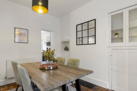 2 bedroom Terraced House to let in Roberts Road, Exeter, EX2