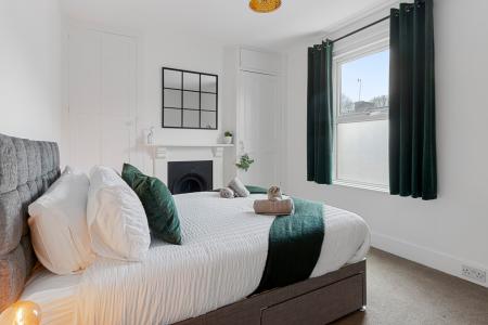 2 bedroom Terraced House to let in Roberts Road, Exeter, EX2