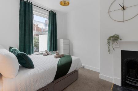 2 bedroom Terraced House to let in Roberts Road, Exeter, EX2