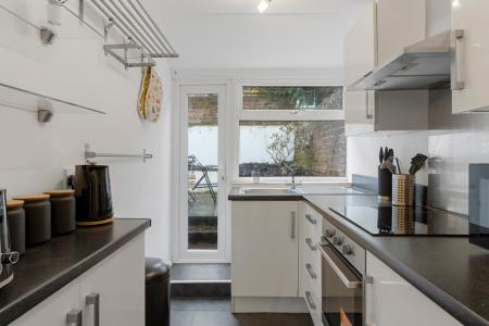 2 bedroom Terraced House to let in Roberts Road, Exeter, EX2