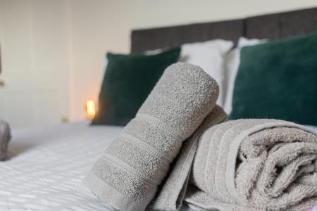 2 bedroom Terraced House to let in Roberts Road, Exeter, EX2