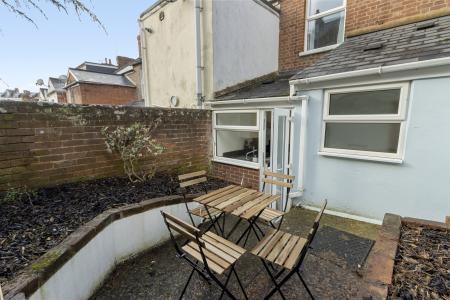 2 bedroom Terraced House to let in Roberts Road, Exeter, EX2