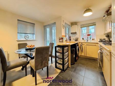 2 bedroom Flat for sale in Russell Walk, Kings Heath, Exeter, EX2