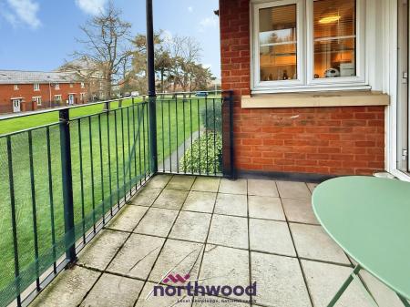 2 bedroom Flat for sale in Russell Walk, Kings Heath, Exeter, EX2