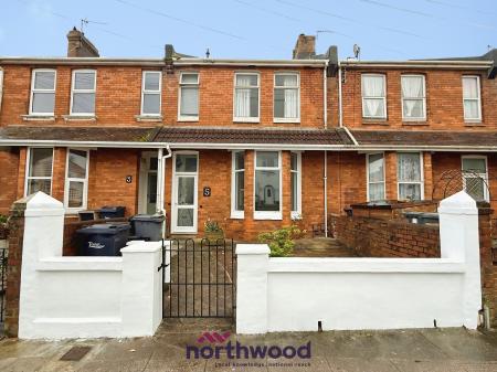2 bedroom Flat for sale in Higher Polsham Road, Paignton, TQ3