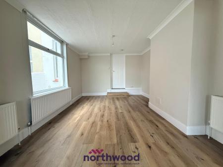 2 bedroom Flat for sale in Higher Polsham Road, Paignton, TQ3