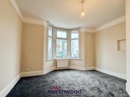 2 bedroom Flat for sale in Higher Polsham Road, Paignton, TQ3