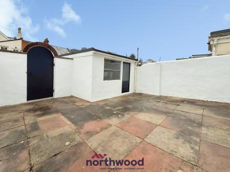 2 bedroom Flat for sale in Higher Polsham Road, Paignton, TQ3