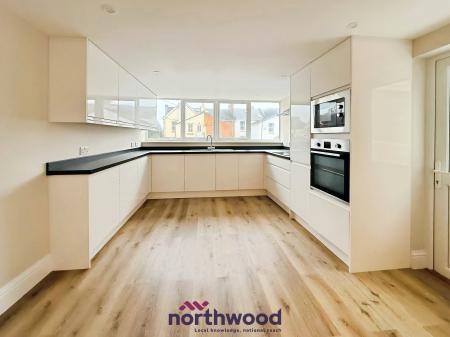 2 bedroom Flat for sale in Higher Polsham Road, Paignton, TQ3