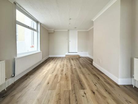 2 bedroom Flat for sale in Higher Polsham Road, Paignton, TQ3