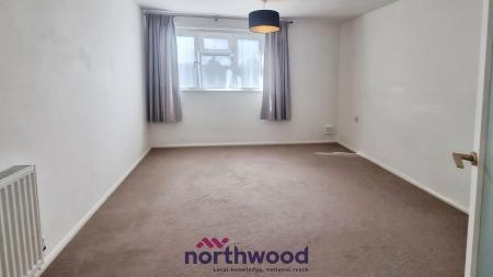 2 bedroom Flat to let in St Matthews Close, Newtown, Exeter, EX1