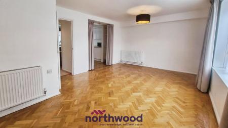 St Matthews Close, Newtown, Exeter, EX1