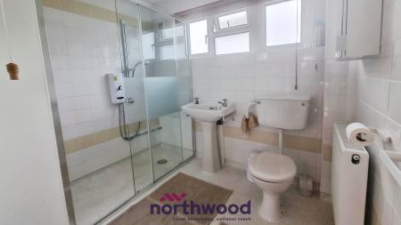 2 bedroom Flat to let in St Matthews Close, Newtown, Exeter, EX1