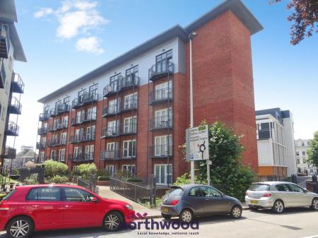 1 bedroom Studio flat to let in New North Road, Central, Exeter, EX4