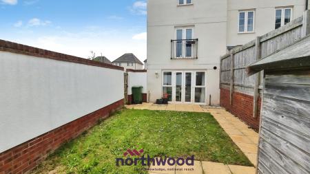 4 bedroom Semi-detached house for sale in Sand Grove, Exeter, EX2