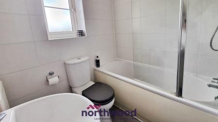 4 bedroom Semi-detached house for sale in Sand Grove, Exeter, EX2
