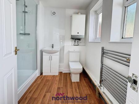 2 bedroom Terraced House to let in Clifton Street, Newtown, Exeter, EX1