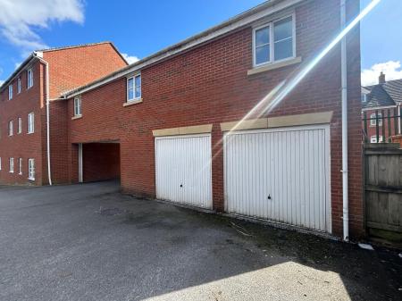2 bedroom Coach House to let in Kinnerton Way, Exwick, Exeter, EX4