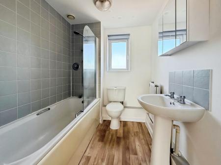 2 bedroom Flat to let in Heraldry Walk, Kings Heath, Exeter, EX2