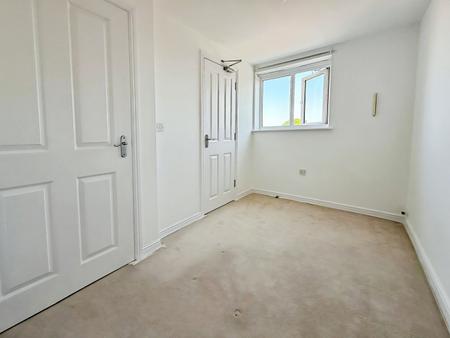 2 bedroom Flat to let in Heraldry Walk, Kings Heath, Exeter, EX2