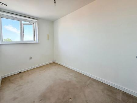 2 bedroom Flat to let in Heraldry Walk, Kings Heath, Exeter, EX2