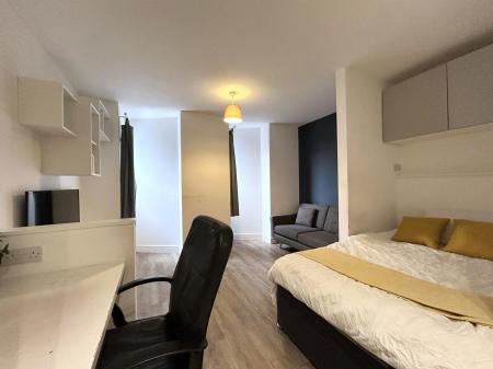 0 bedroom Studio flat to let in Lower Albert Street, Central, Exeter, EX1