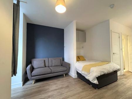 0 bedroom Studio flat to let in Lower Albert Street, Central, Exeter, EX1