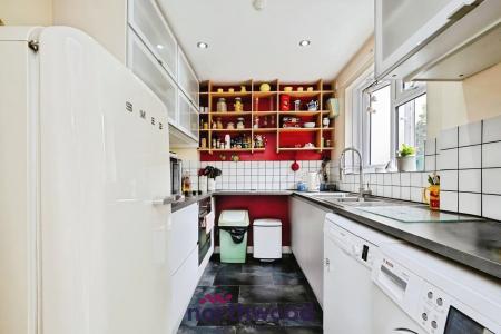 2 bedroom Terraced House for sale in Stokes Mead, Woodbury, EX5