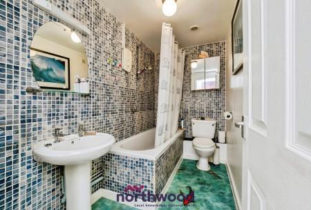2 bedroom Terraced House for sale in Stokes Mead, Woodbury, EX5