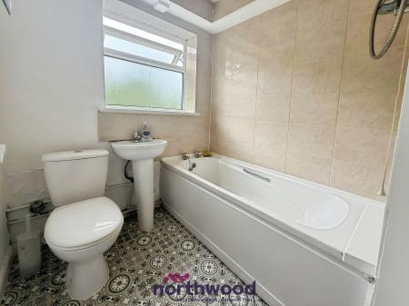 2 bedroom Flat to let in Mincinglake Road, Stoke Hill, Exeter, EX4