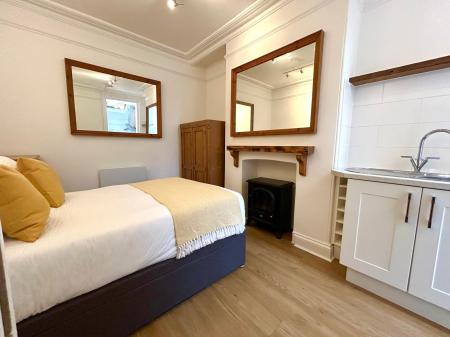 1 bedroom Studio flat to let in Barnardo Road, St Leonards, Exeter, EX2