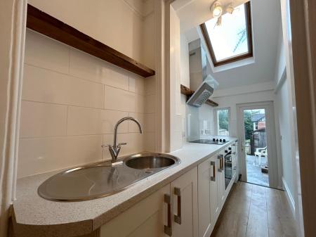 1 bedroom Studio flat to let in Barnardo Road, St Leonards, Exeter, EX2