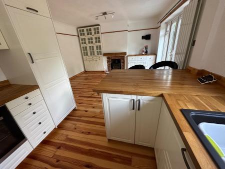 4 bedroom Semi-detached house to let in Fox Road, Beacon Heath, Exeter, EX4