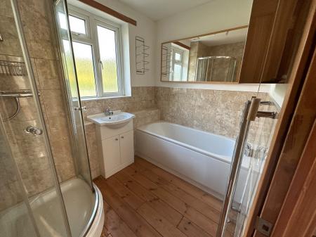 4 bedroom Semi-detached house to let in Fox Road, Beacon Heath, Exeter, EX4