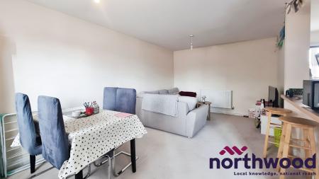 2 bedroom Coach House to let in Heraldry Way, Kings Heath, Exeter, EX2