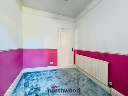 2 bedroom Flat to let in Clifton Road, Newtown, Exeter, EX1