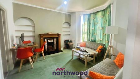 2 bedroom Flat to let in Clifton Road, Newtown, Exeter, EX1