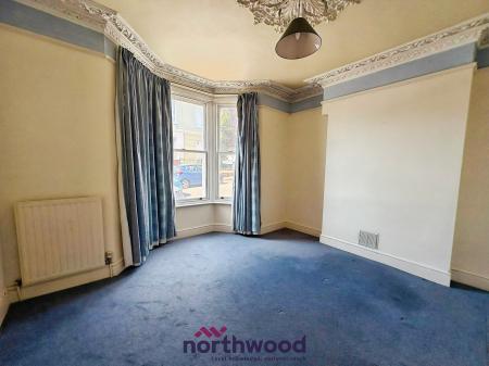 2 bedroom Flat to let in Clifton Road, Newtown, Exeter, EX1
