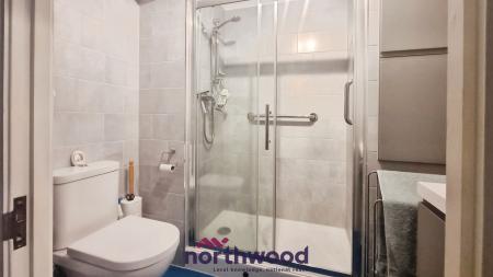 2 bedroom Flat for sale in Mowbray Court, Heavitree, Exeter, EX2