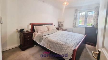 2 bedroom Flat for sale in Mowbray Court, Heavitree, Exeter, EX2