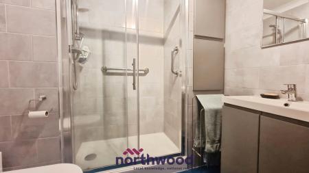 2 bedroom Flat for sale in Mowbray Court, Heavitree, Exeter, EX2